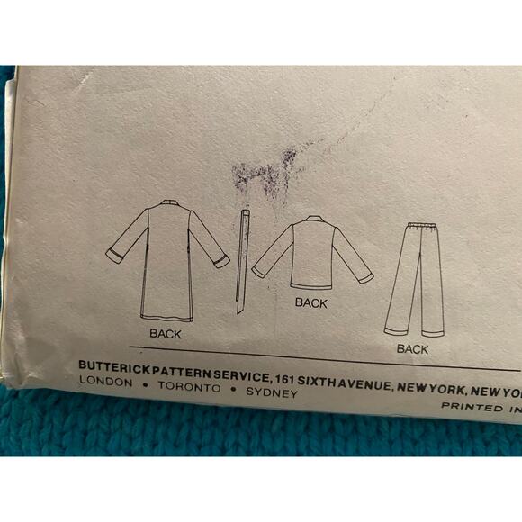 Butterick Sewing pattern 6367 pajamas robe sz L - Picture 5 of 6